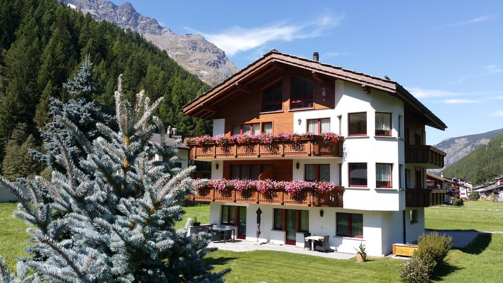 Ferienhaus Antigua Saas-Grund Bilik gambar